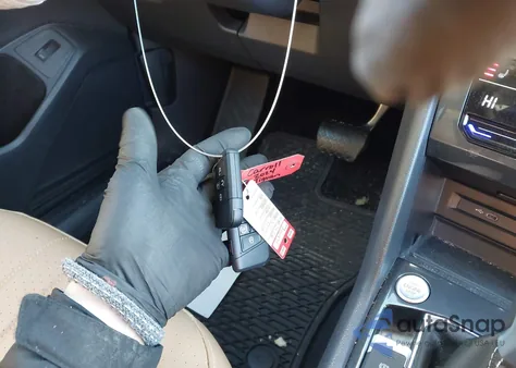 2024 Volkswagen Tiguan 2.0T Se/2.0T Wolfsburg Edition z USA, uszkodzony, nr VIN 3VVMB7AX4RM118838